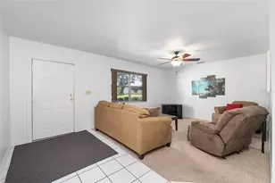 9317 E Crescent Dr, Inverness, FL 34450 - Photo 12