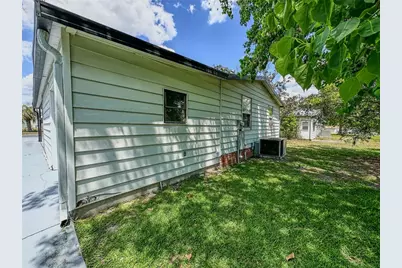 1820 W Schwartz Boulevard #8, Lady Lake, FL 32159 - Photo 10
