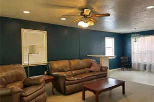 11051 SE 40th St, Morriston, FL 32668 - Photo 14