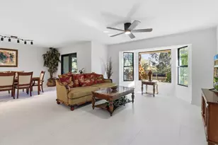 11328 W Bayshore Dr, Crystal River, FL 34429 - Photo 12