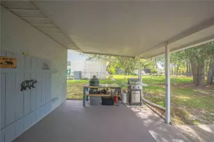 1820 SE 175th Terrace Rd, Silver Springs, FL 34488 - Photo 32