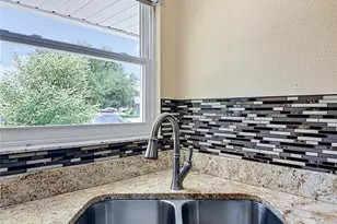 12547 Pine Island Dr, Leesburg, FL 34788 - Photo 10