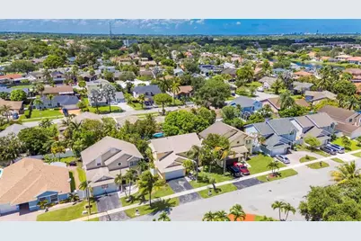 9601 SW 9th Court, Pembroke Pines, FL 33025 - Photo 12