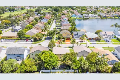 9601 SW 9th Court, Pembroke Pines, FL 33025 - Photo 14