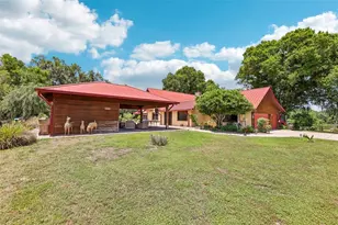 35841 Timbertop Ln, Fruitland Park, FL 34731 - Photo 4