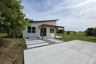 17951 SE 62 St, Morriston, FL 32668 - Photo 1