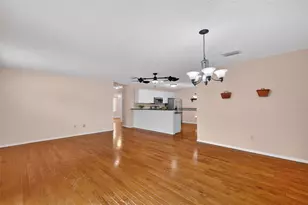 17457 SE 81st Newberry Ct, The Villages, FL 32162 - Photo 8