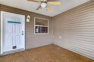17457 SE 81st Newberry Ct, The Villages, FL 32162 - Photo 6