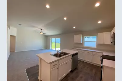 8190 N Wakefield Drive, Citrus Springs, FL 34434 - Photo 6