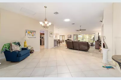 867 Castleberry Circle, The Villages, FL 32162 - Photo 8