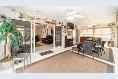 867 Castleberry Circle, The Villages, FL 32162 - Photo 38