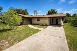 21171 SW Honeysuckle St, Dunnellon, FL 34431 - Photo 1