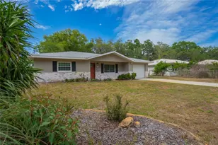 9302 E Redwood Pl, Inverness, FL 34450 - Photo 2