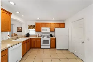 2426 Saffron Ln, The Villages, FL 32162 - Photo 6