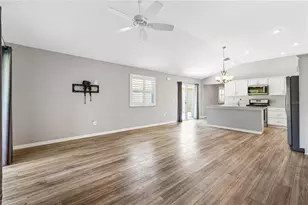 5690 Craft Ct, The Villages, FL 32162 - Photo 10
