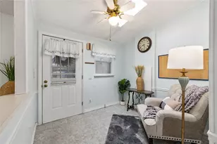 951 Oleander St, Lady Lake, FL 32159 - Photo 6
