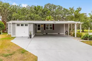 951 Oleander St, Lady Lake, FL 32159 - Photo 2