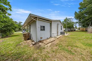 2011 NW 28th Ct, Ocala, FL 34475 - Photo 26