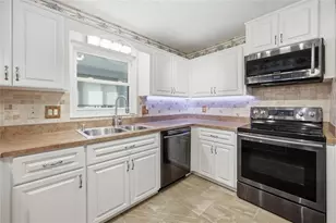 8350 SW 93rd Ln, Ocala, FL 34481 - Photo 2