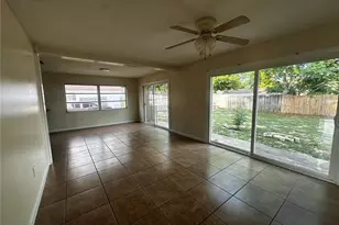 708 Bahia Cir, Ocala, FL 34472 - Photo 2