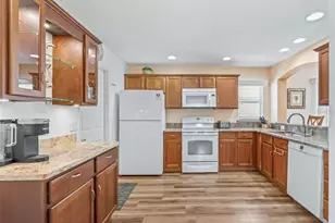 2382 Othello Ct, The Villages, FL 32162 - Photo 4