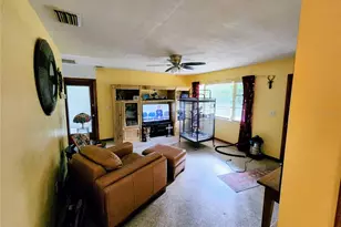 19729 SW Lark Dr, Dunnellon, FL 34431 - Photo 6