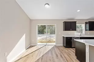 1736 W Hall Pl, Citrus Springs, FL 34434 - Photo 8