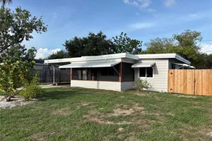 5165 104th Way N, Saint Petersburg, FL 33708 - Photo 2
