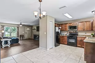 4243 SE 131st Ln, Belleview, FL 34420 - Photo 10