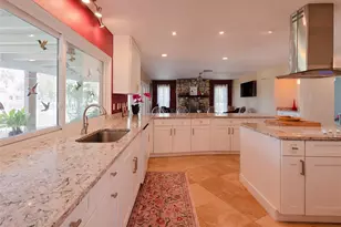 11580 W Dixie Shores Dr, Crystal River, FL 34429 - Photo 12