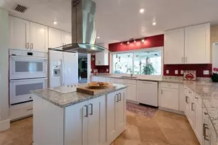 11580 W Dixie Shores Dr, Crystal River, FL 34429 - Photo 10