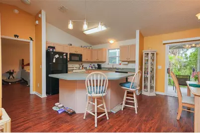 9345 SE 177th Simons Lane, The Villages, FL 32162 - Photo 14
