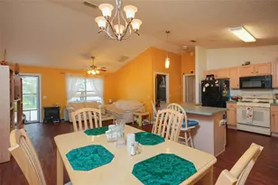 9345 SE 177th Simons Ln, The Villages, FL 32162 - Photo 10
