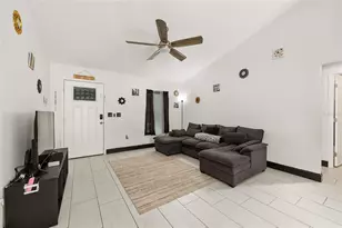 3781 SE 144th Ln, Summerfield, FL 34491 - Photo 2