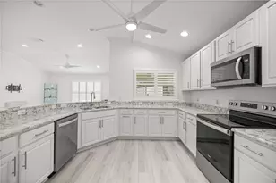 10367 Addison Shr Wy, Oxford, FL 34484 - Photo 10