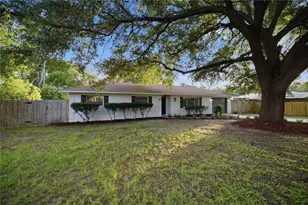 5611 NE 5th Pl, Ocala, FL 34470 - Photo 4