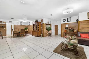613 Forest Hills Dr, Brandon, FL 33510 - Photo 4
