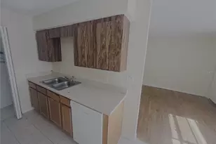 1915 SW 70th Terrace, Gainesville, FL 32607 - Photo 6