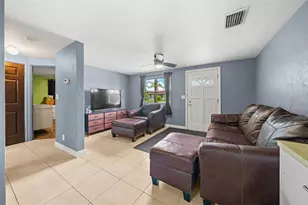 1300 Sherman Ave, Tavares, FL 32778 - Photo 14