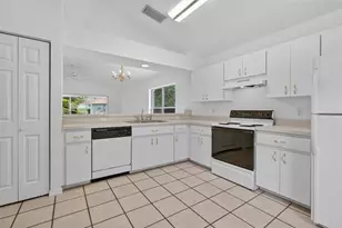 660 W Sunset Strip Dr, Beverly Hills, FL 34465 - Photo 2
