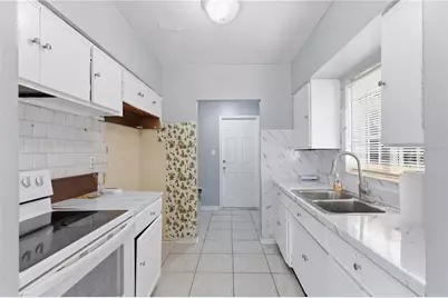 998 W 68th Street, Hialeah, FL 33014 - Photo 8