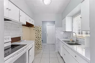998 W 68th St, Hialeah, FL 33014 - Photo 8