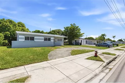 998 W 68th Street, Hialeah, FL 33014 - Photo 2