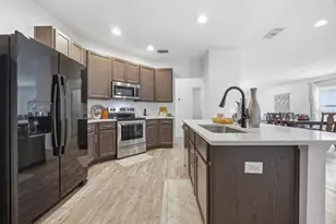 8256 Campbell Crossing Circle, Lakeland, FL 33810 - Photo 14