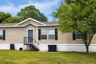 11005 SE 165th Terrace Rd, Ocklawaha, FL 32179 - Photo 1