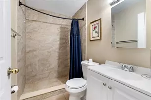 1029 Pine Ridge Cir, Brandon, FL 33511 - Photo 16