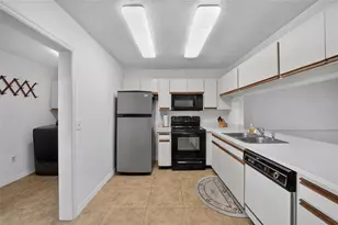 2437 SW 20th Ct, Ocala, FL 34471 - Photo 6