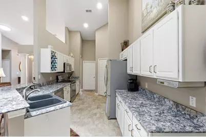 6042 Landings Boulevard, Lady Lake, FL 32159 - Photo 8