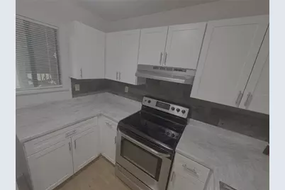 81 SE 16th Avenue #D-103, Gainesville, FL 32601 - Photo 8