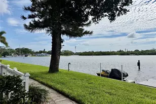 3751 Pompano Dr SE, Saint Petersburg, FL 33705 - Photo 14